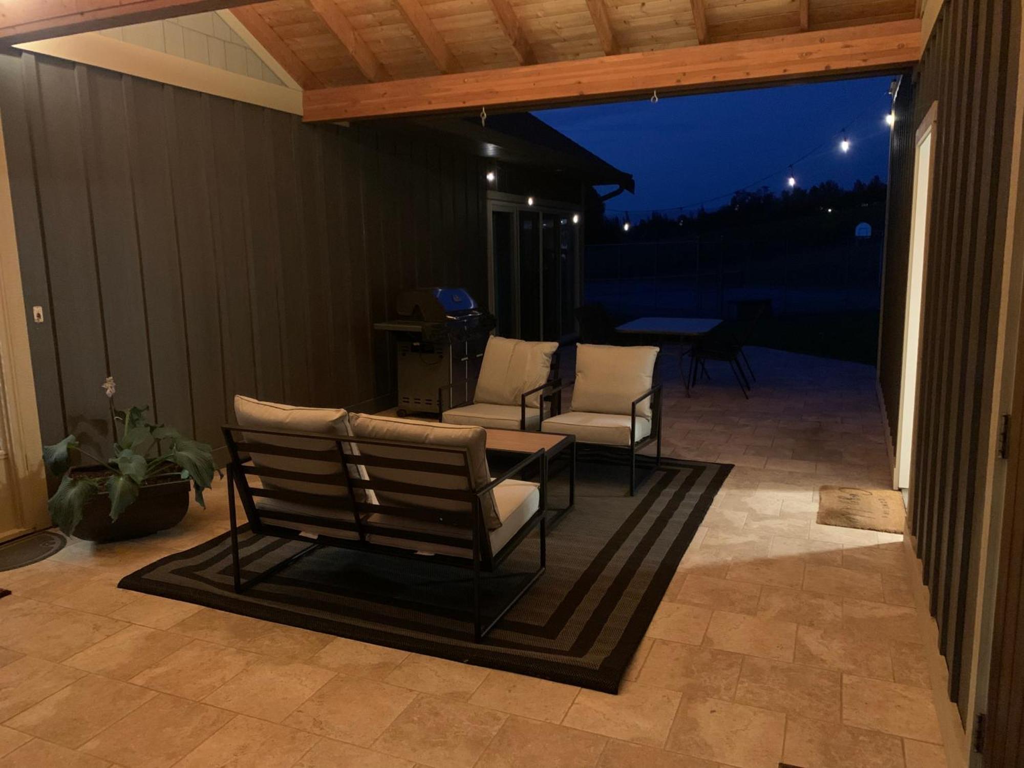 Crawford View Villa Kelowna Exterior photo